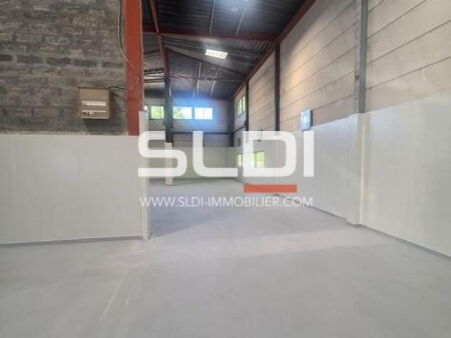 Locaux d'activités A LOUER - SAINT ETIENNE - 462 m²