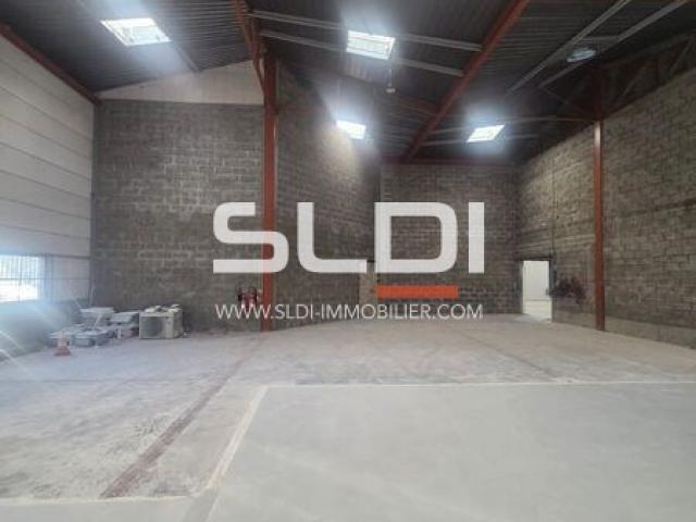 Locaux d'activités A LOUER - SAINT ETIENNE - 1 085 m²