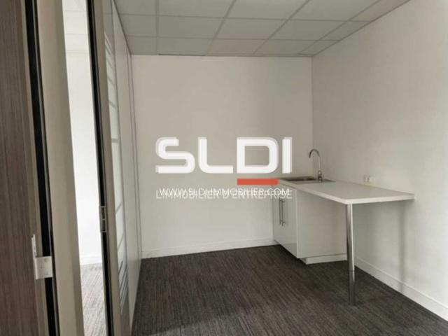 Bureaux A LOUER - VENISSIEUX - 225 m²