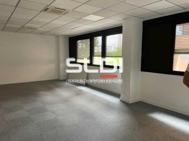 Bureaux A LOUER - VENISSIEUX - 225 m²