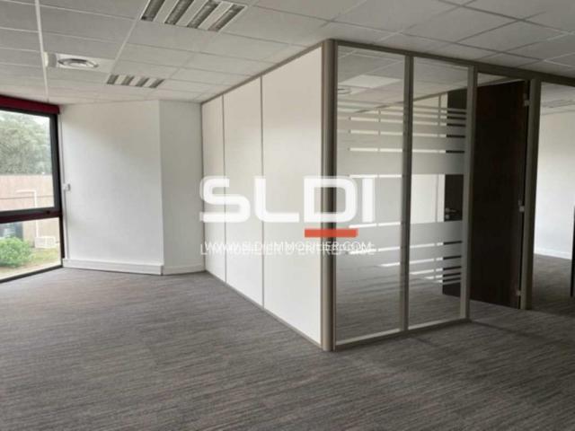 Bureaux A LOUER - VENISSIEUX - 225 m²