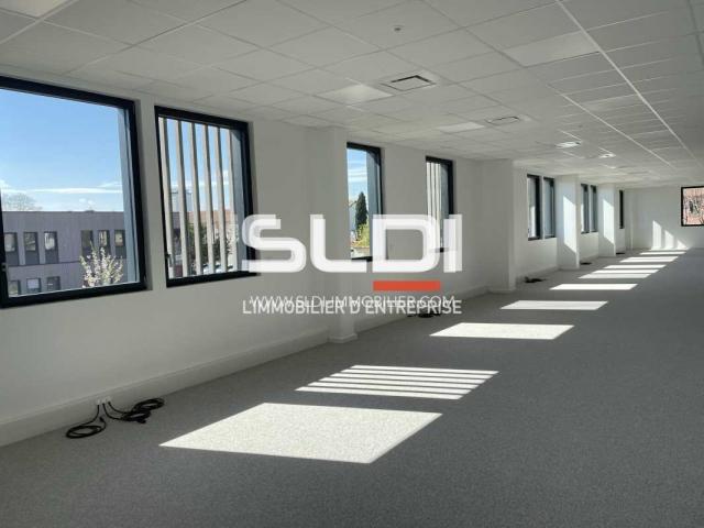 Bureaux A LOUER - VENISSIEUX - 225 m²