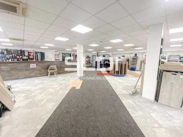 Locaux d'activités A LOUER - VAULX EN VELIN - 1 115 m²