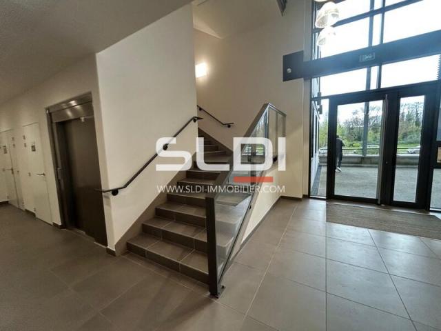 Bureaux A LOUER - LIMONEST - 603 m²