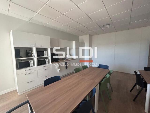 Bureaux A LOUER - GENAS - 47 m²
