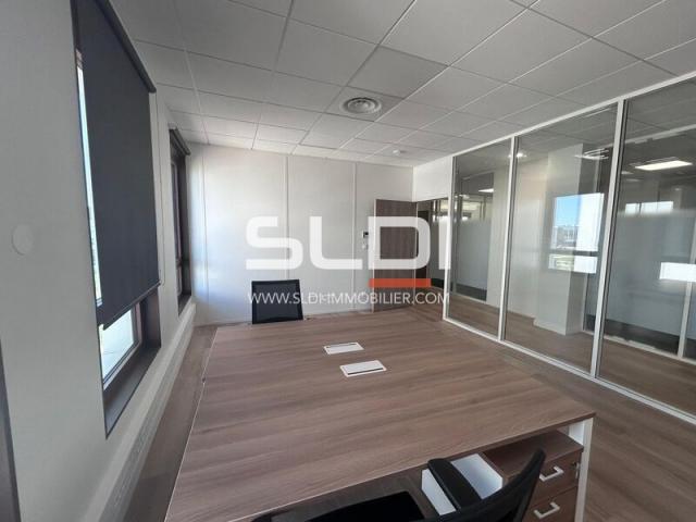 Bureaux A LOUER - GENAS - 47 m²