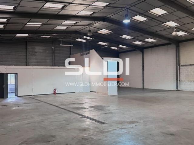 Locaux d'activités A LOUER - VAULX EN VELIN - 550 m²