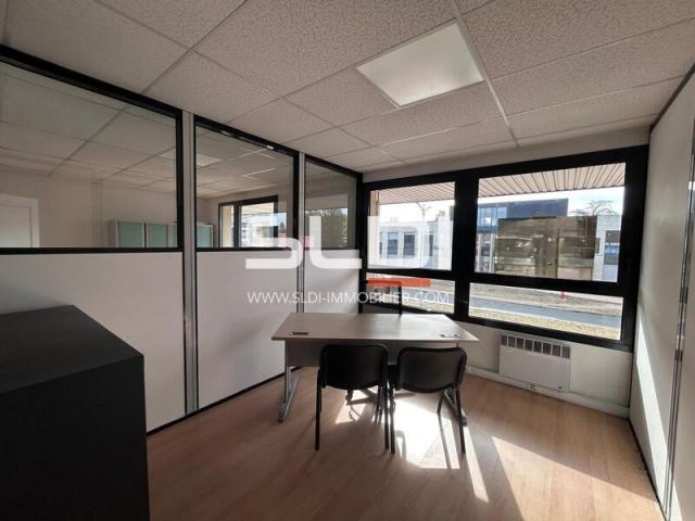 Bureaux A VENDRE - LIMAS - 88 m²