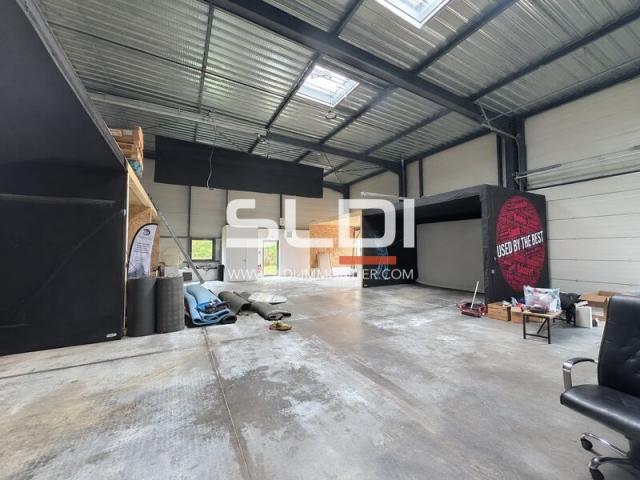 Locaux d'activités A LOUER - MARCILLY D'AZERGUES - 655 m²