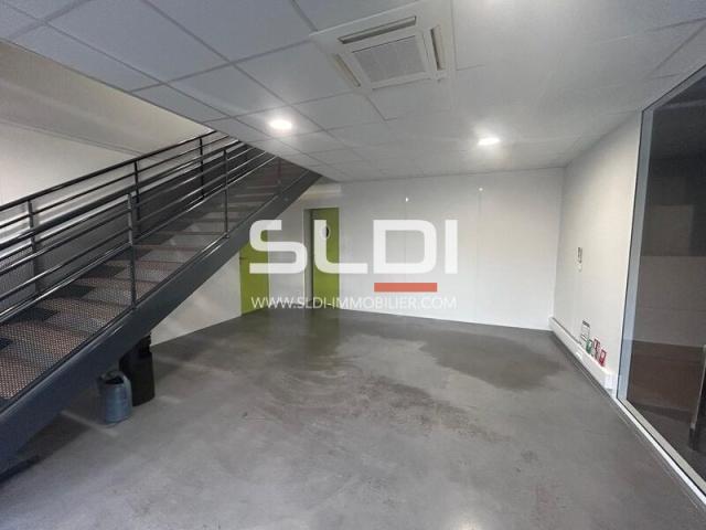 Locaux d'activités A LOUER - MARCILLY D'AZERGUES - 820 m²
