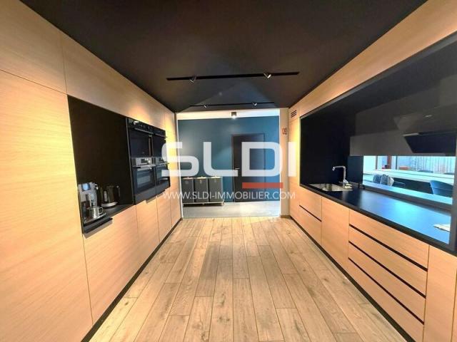Bureaux A LOUER - LYON - 142 m²