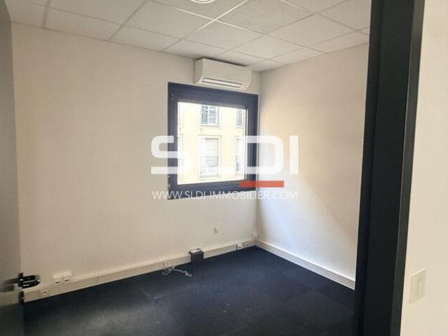 Bureaux A LOUER - LYON - 65 m²