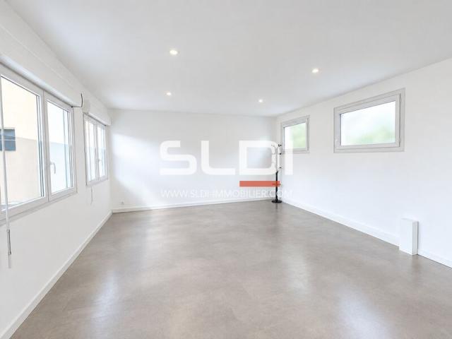 Bureaux A VENDRE - GLEIZE - 90 m²