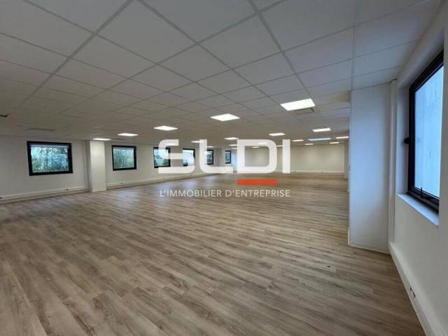 Bureaux A LOUER - LIMONEST - 2 078 m²