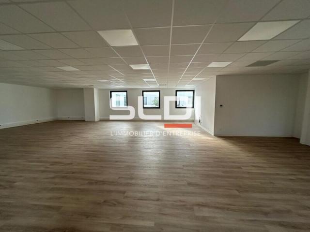 Bureaux A LOUER - LIMONEST - 2 078 m²