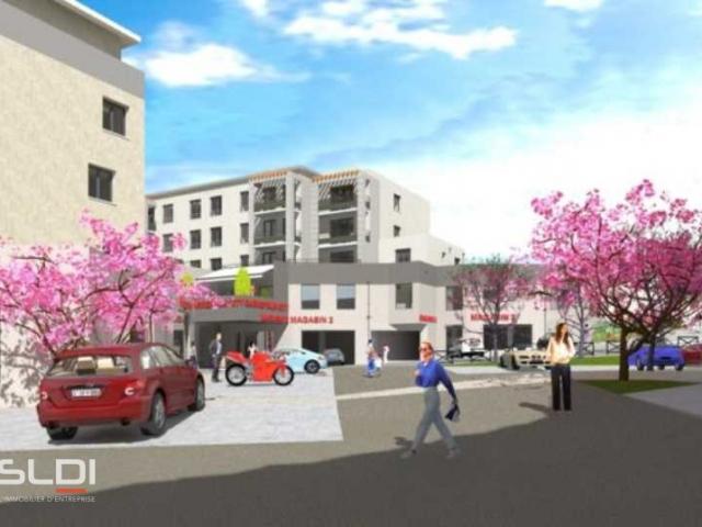 Commerces A VENDRE - LA FOUILLOUSE - 298 m²