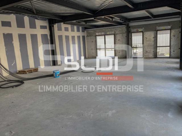 Bureaux A VENDRE OU A LOUER - LIMAS - 1 567 m²