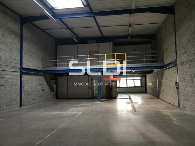 Locaux d'activités A LOUER - ECHIROLLES - 781 m²