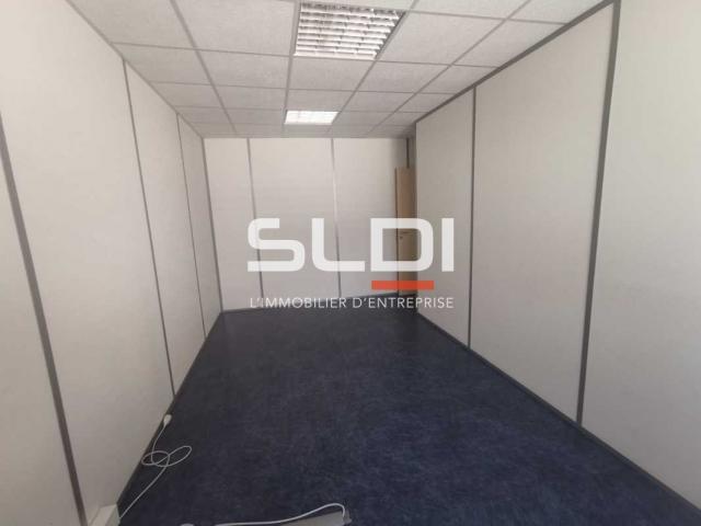 Locaux d'activités A LOUER - ECHIROLLES - 781 m²