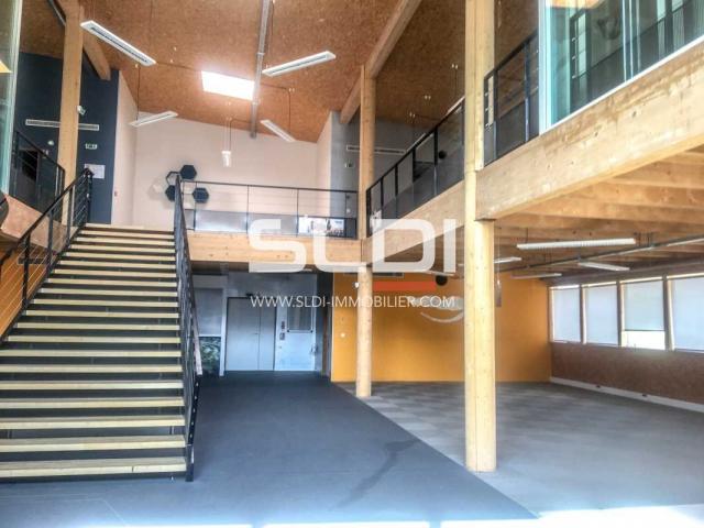 Bureaux A LOUER - SAINT PRIEST - 1 432 m²