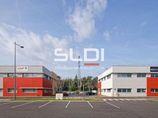 Bureaux A LOUER - SAINT PRIEST - 1 432 m²