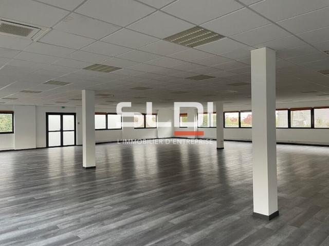 Bureaux A LOUER - SAINT PRIEST - 1 216 m²