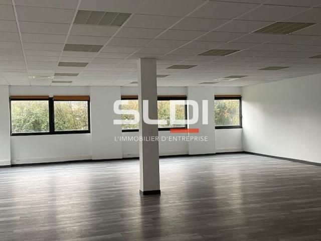 Bureaux A LOUER - SAINT PRIEST - 1 216 m²