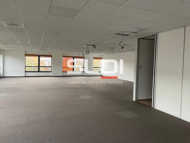 Bureaux A LOUER - SAINT PRIEST - 1 216 m²