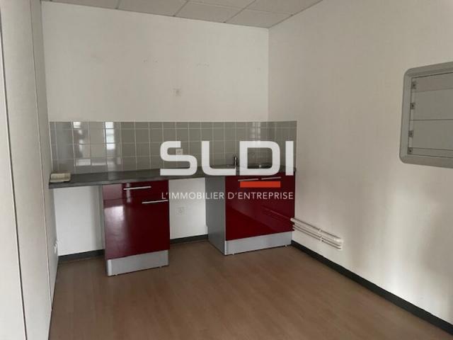 Bureaux A LOUER - SAINT PRIEST - 1 216 m²