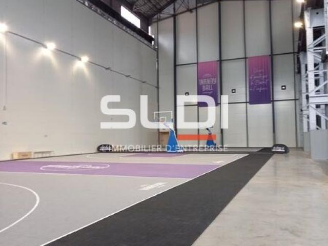 Locaux d'activités A LOUER - SAINT ETIENNE - 2 500 m²