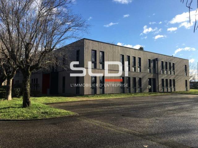 Bureaux A LOUER - VENISSIEUX - 7 006 m²