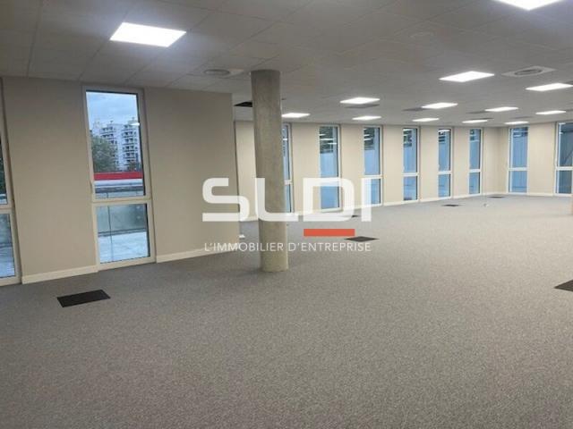 Bureaux A VENDRE OU A LOUER - VILLEURBANNE - 239 m²