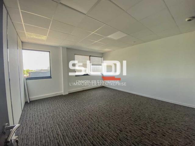 Bureaux A LOUER - MEYZIEU - 115 m²