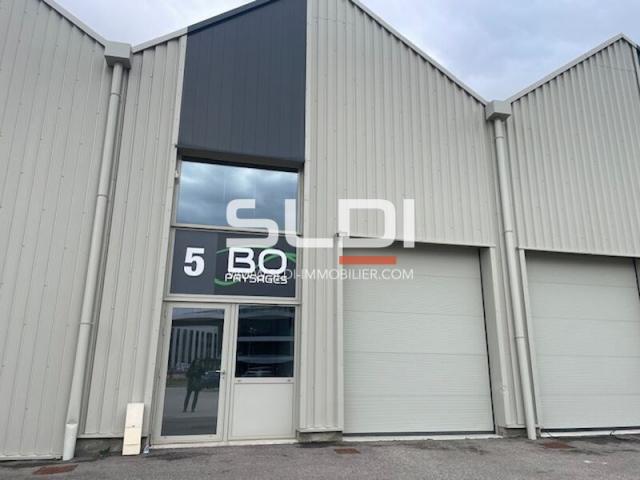 Locaux d'activités A LOUER - GENAS - 239 m²