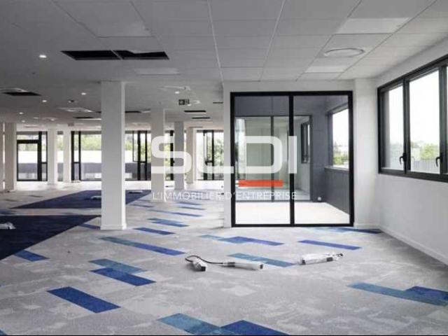 Bureaux A VENDRE OU A LOUER - LIMONEST - 1 837 m²