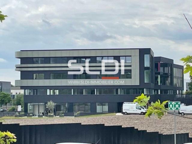 Bureaux A VENDRE OU A LOUER - LIMONEST - 1 837 m²