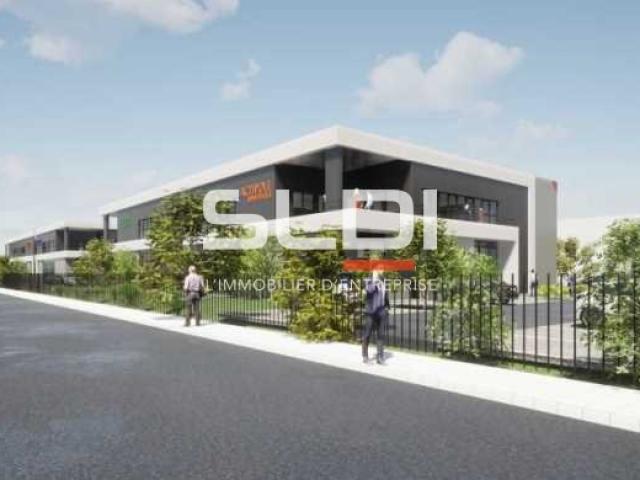 Locaux d'activités A LOUER - ARNAS - 987 m²