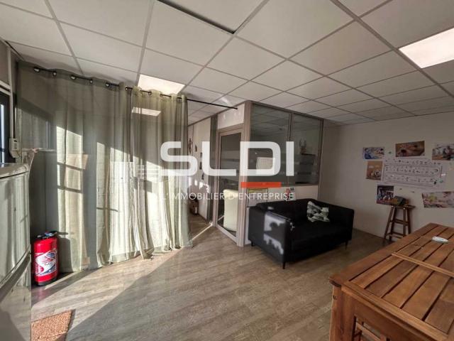 Bureaux A LOUER - LIMAS - 617 m²