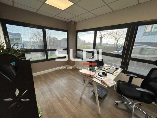 Bureaux A LOUER - LIMAS - 617 m²