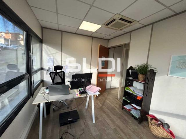 Bureaux A LOUER - LIMAS - 617 m²