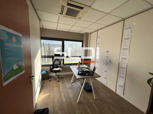 Bureaux A LOUER - LIMAS - 617 m²
