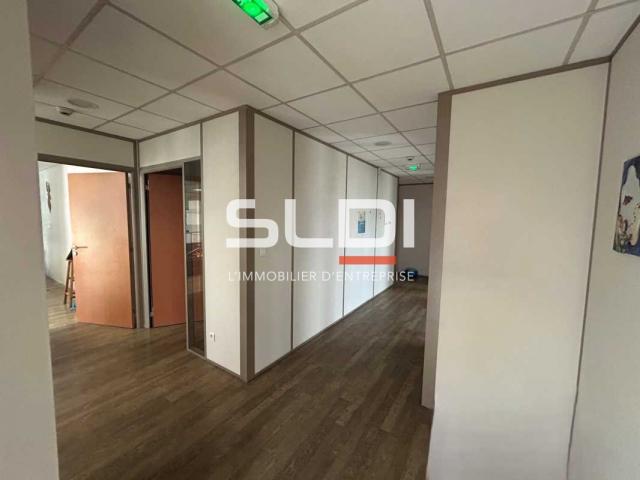 Bureaux A LOUER - LIMAS - 617 m²