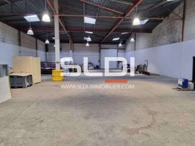 Locaux d'activités A LOUER - SAINT ETIENNE - 1 547 m²