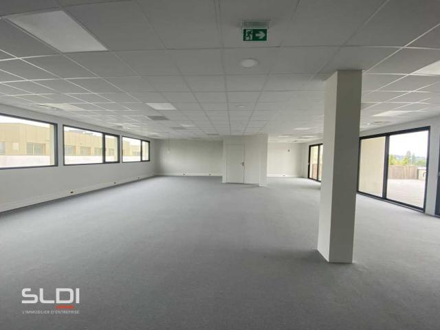 Bureaux A VENDRE - DARDILLY - 425 m²