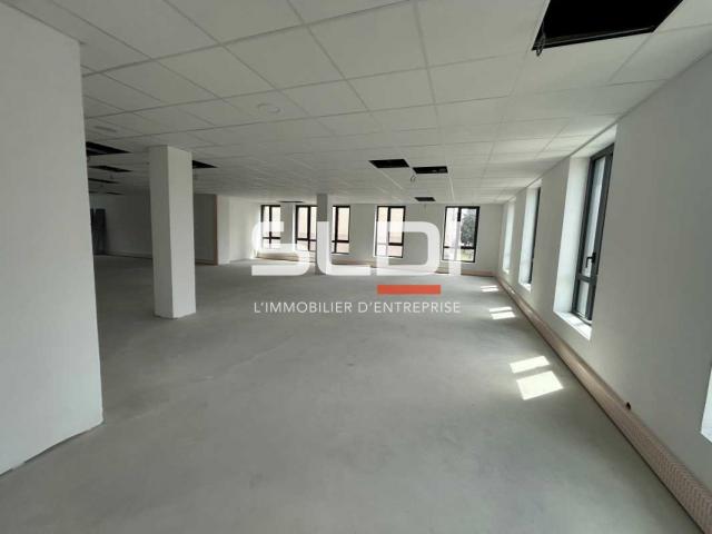 Bureaux A VENDRE OU A LOUER - VENISSIEUX - 700 m²