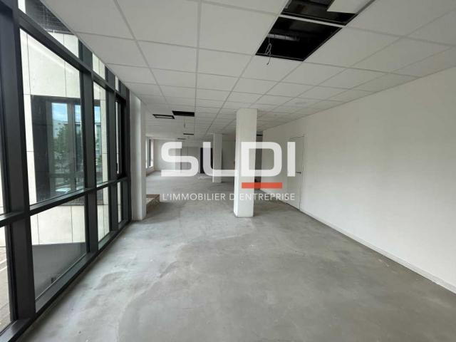 Bureaux A VENDRE OU A LOUER - VENISSIEUX - 700 m²