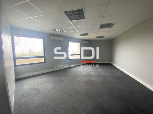 Bureaux A LOUER - RILLIEUX LA PAPE - 576 m²