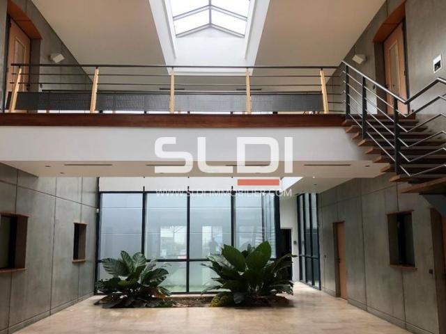 Locaux d'activités A VENDRE OU A LOUER - DECINES CHARPIEU - 3 804 m²