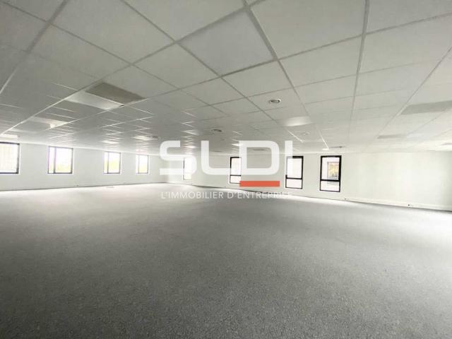Bureaux A LOUER - VILLEURBANNE - 1 521 m²