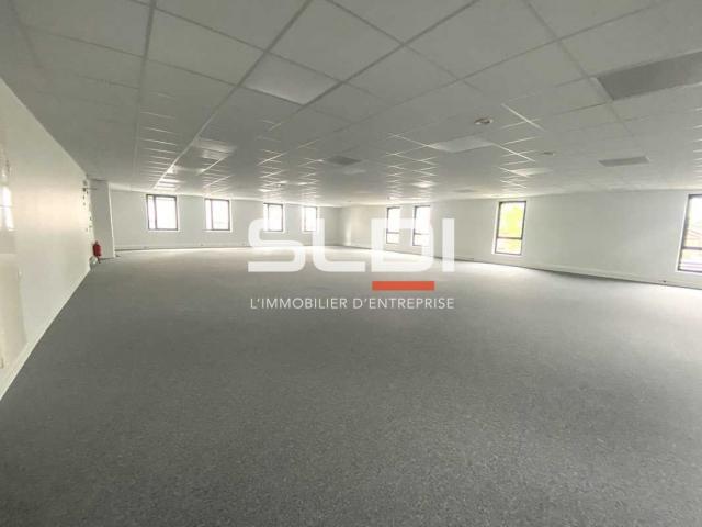 Bureaux A LOUER - VILLEURBANNE - 1 521 m²